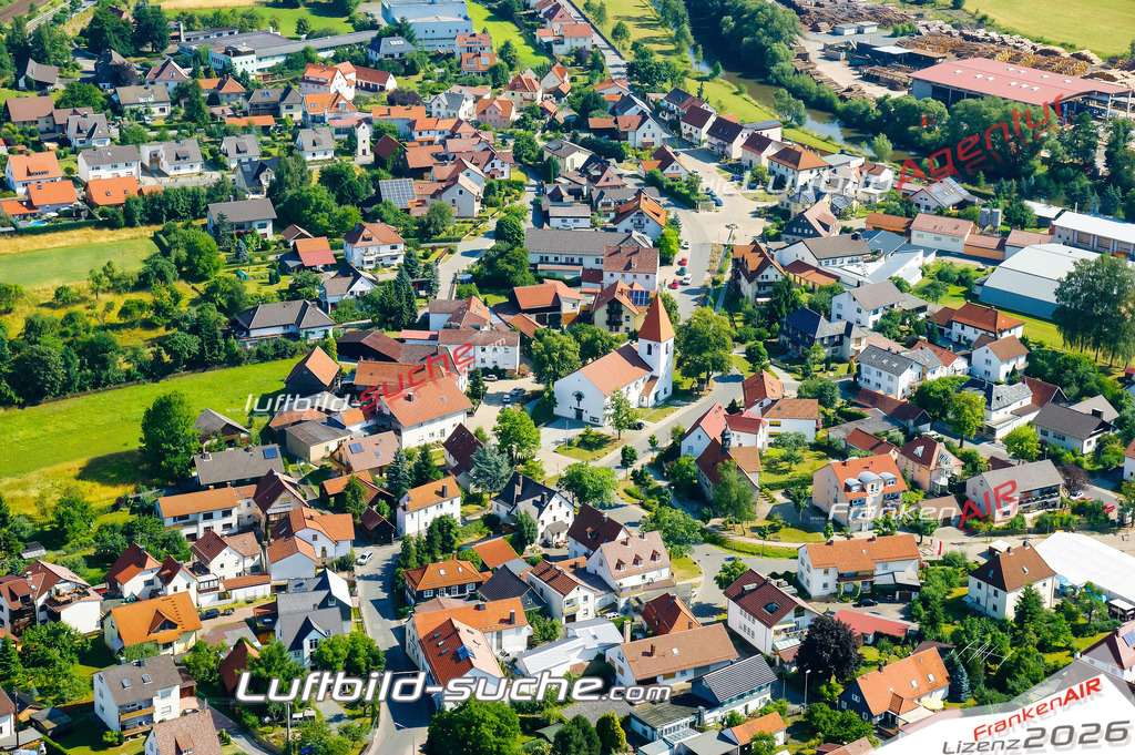 Die Luftaufnahme Neuses - Kronach wurde vom UL-Flugzeug (keine Drohne) aus fotografiert.Hohe Druck- Auflösung-die Geschenkidee!