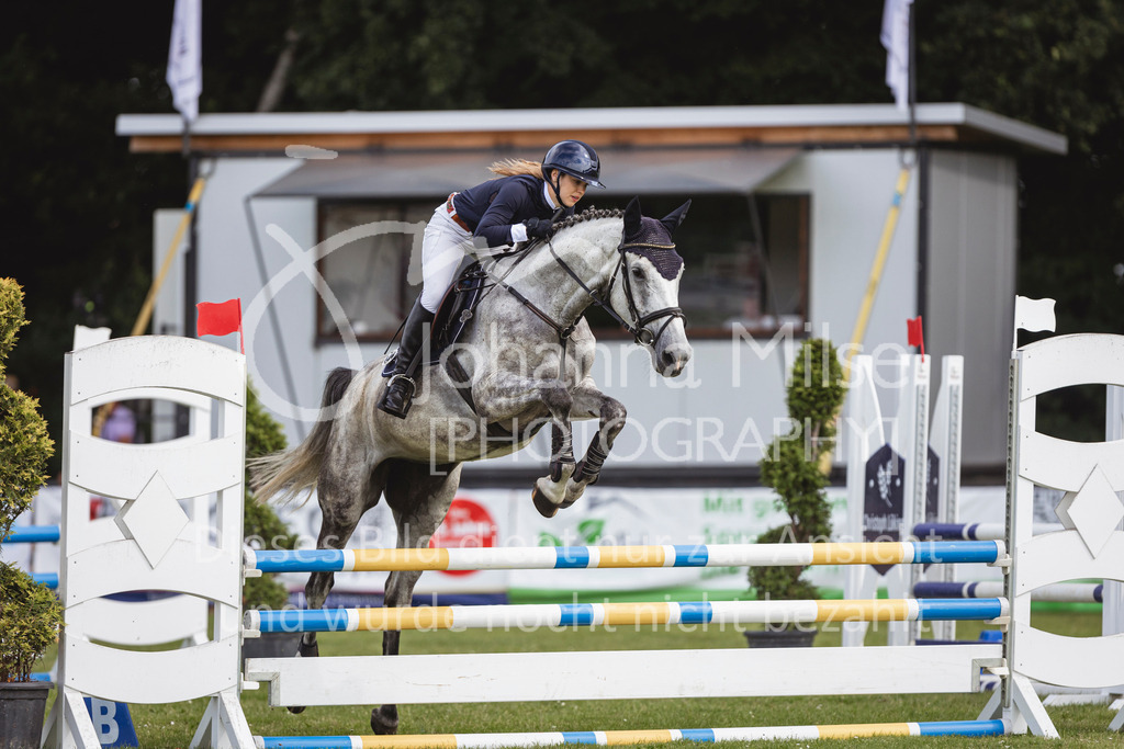 240719_LC_SprPf-A1-128 | Deine schönsten Turniermomente als professionelle Fotos! Entdecke hochwertige Pferdesport-Fotografie im Online-Shop. Jetzt Fotos finden & bestellen!