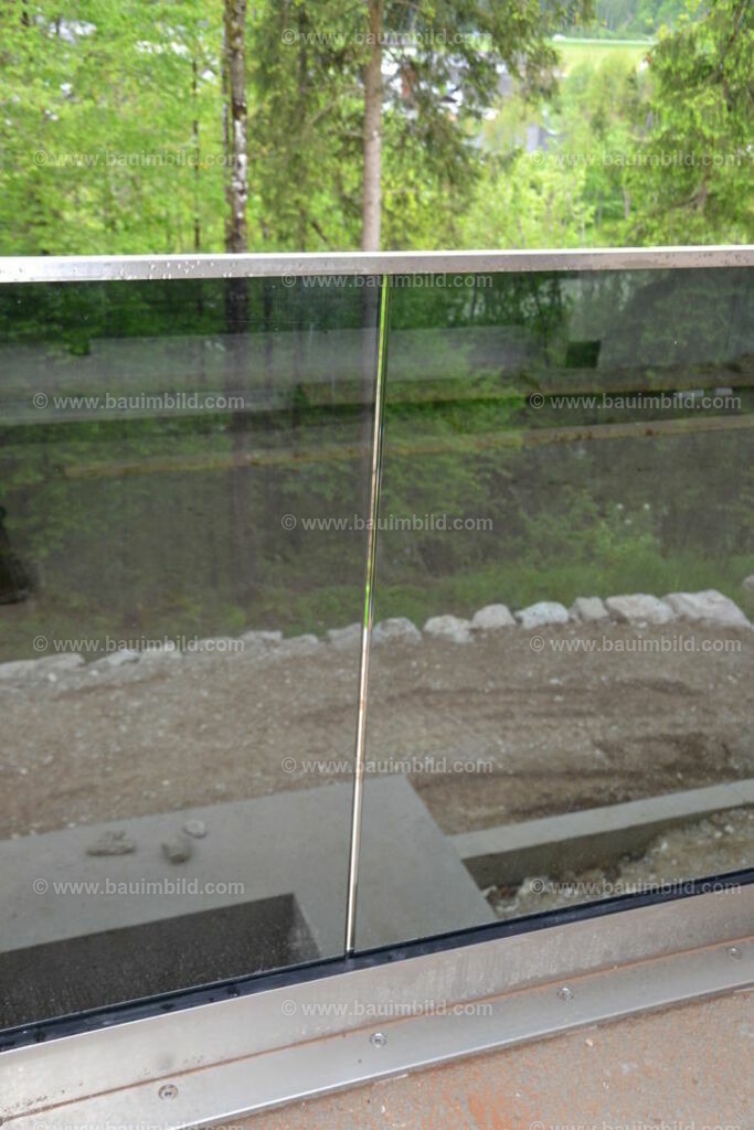 bib-lg24-metallbau-0028 | Nach LV-Leistungsgruppen sortierte Detailfotos über den Bau eines Hauses. Alle Hausbau-Bilder direkt vom Urheber und Autor der Website Haus-Selber-Bauen.com