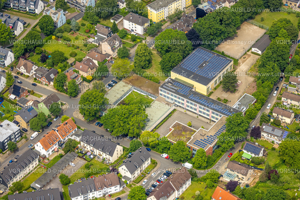Hattingen250516897 | Luftbild, Realschule Grünstraße und Dach mit Solarpaneelen, Hattingen, Ruhrgebiet, Nordrhein-Westfalen, Deutschland
