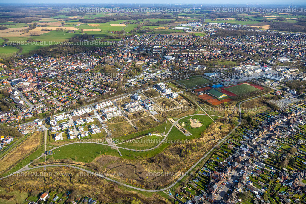 Selm260306998 | Luftbild, Campusplatz Süd und Campusplatz Nord, Sportzentrum mit Sparkassen Arena SG Selm und Tennisplätzen TC Selm 76 e.V., Wohnen am Auenpark Baustelle mit Neubau Wohnhäuser, Beifang, Selm, Münsterland, Nordrhein-Westfalen, Deutschland