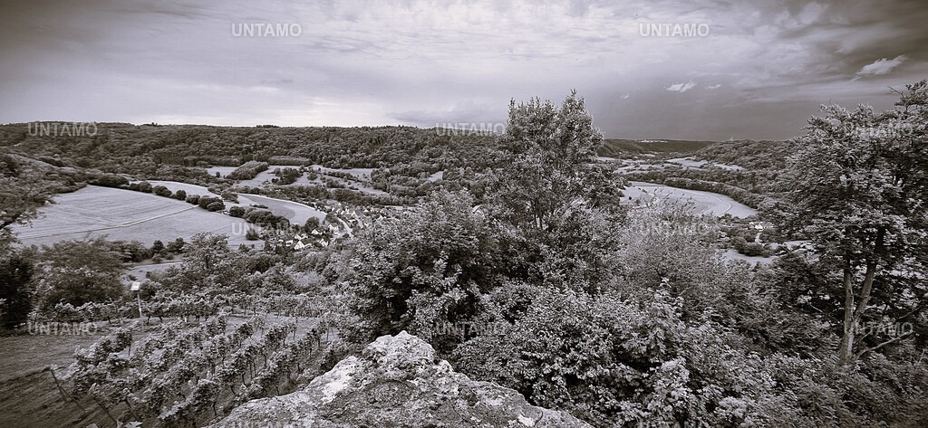 Blick von der Burg Stetten Retro | untamo - Realisiert mit Pictrs.com