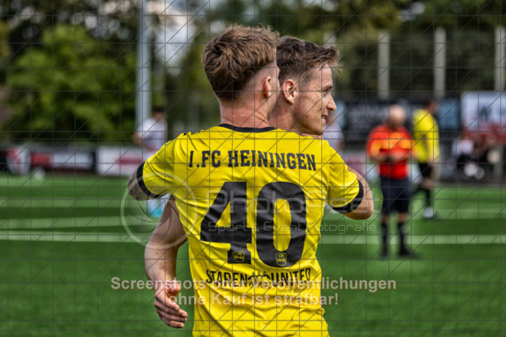 20250824_131951_0329-Bearbeitet | #,1.FC Heiningen II (gelb) vs. 1.Göppinger SV III (weiß), Fußball, Kreisliga B7 - Bezirk Neckar/Fils, 01. Spieltag, Saison 2025/2026, Kunstrasenplatz Sportzentrum Heiningen, Krautgarten 1, 73092 Heiningen, 24.08.2025 - 13:00 Uhr,Foto: PhotoPeet-Sportfotografie/Peter Harich