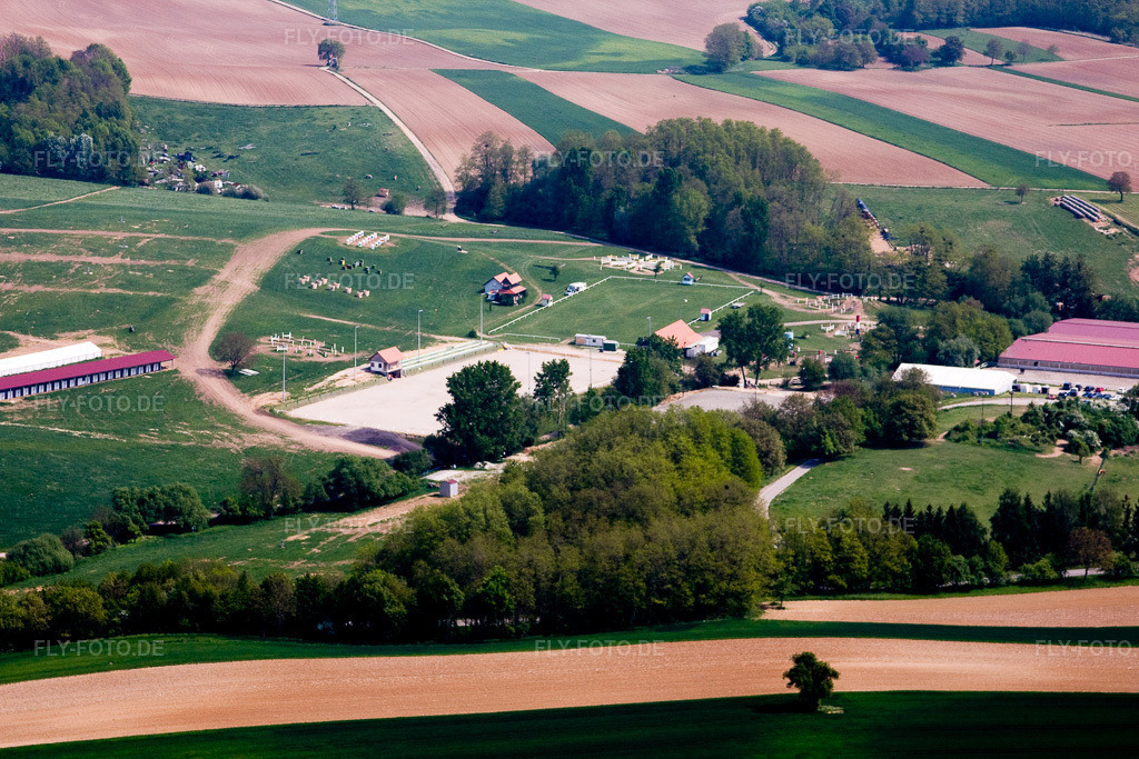 Luftbild: Haras al Née in Neewiller-près-Lauterbourg im Bundesland Bas-Rhin in Frankreich. Foto: IMG_18136.jpg vom 03.05.2009 durch Werner Riehm/FLY-FOTO.de