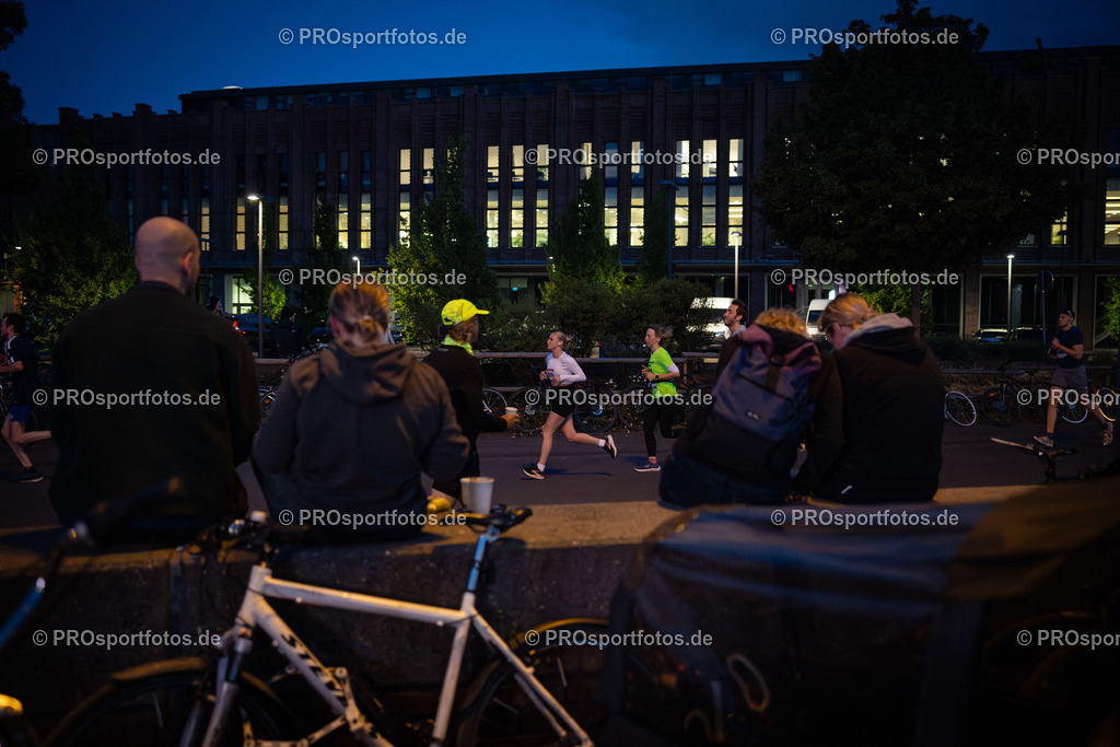 22. ASV Nachtlauf; Koeln, 28.05.25 | Impressionen vom 22. ASV Nachtlauf am 28.05.25 am Tanzbrunnen in Koeln. Foto: BEAUTIFUL SPORTS/Axel Kohring