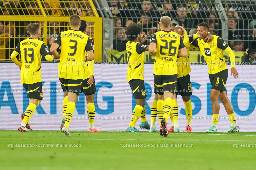 BVB13092401020 | 13.09.2024, 1. Fußball Bundesliga, Borussia Dortmund - 1. FC Heidenheim 1846, Signal Iduna Park, Saison 2024 2025: Torjubel nach dem 1:0 durch Donyell Malen (BVB #21)DFB regulations prohibit any use of photographs as image sequences and or quasi-video.