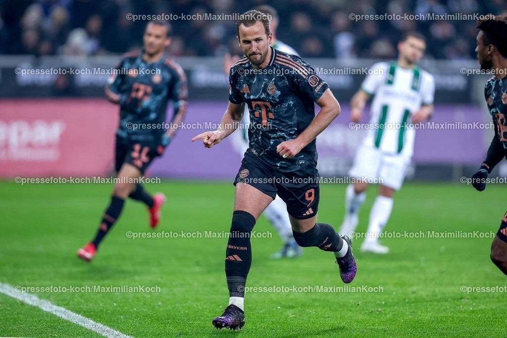 BMG11012502231 | 11.01.2025, Fußball, Borussia Mönchengladbach - FC Bayern München, 1. Fußball Bundesliga, Borussia-Park, Saison 2024 2025: Torjubel nach dem Tor zum 1:0 durch Harry Kane (Bayern #9)DFB regulations prohibit any use of photographs as image sequences and or quasi-video.