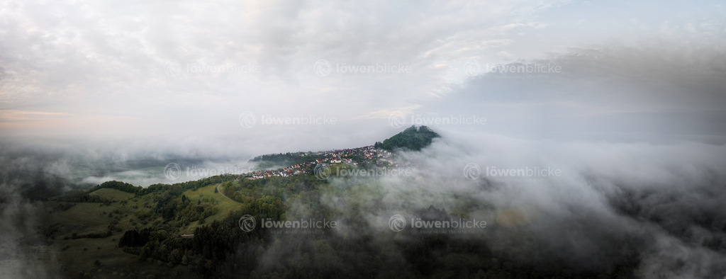 Hohenstaufen im Morgennebel | löwenblicke | shop