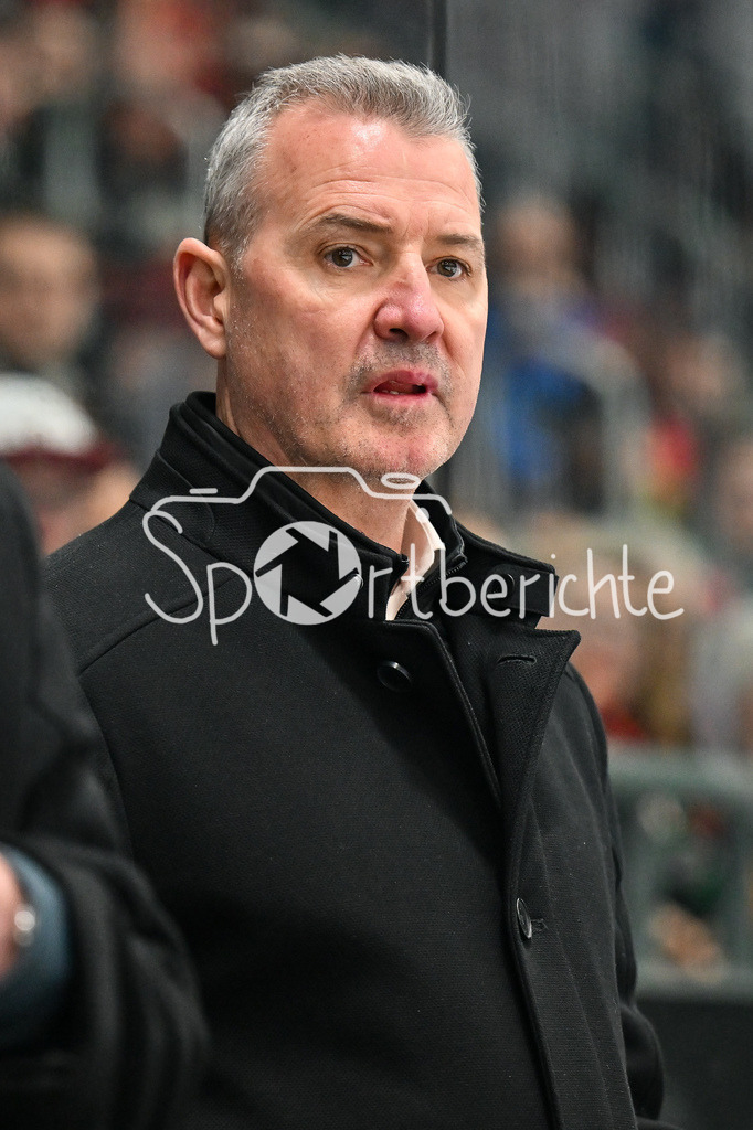 Augsburger Panther - Eisbären Berlin | AUGSBURG, GERMANY - 27. JANUARY: im Bild Serge AUBIN Trainer Eisbären Berlin / Einzelfoto / Freisteller während dem Match zwischen den Augsburger Panthern und den Fischtown Pinguins am 43. Spieltag der Penny DEL im Curt Frenzel Stadion