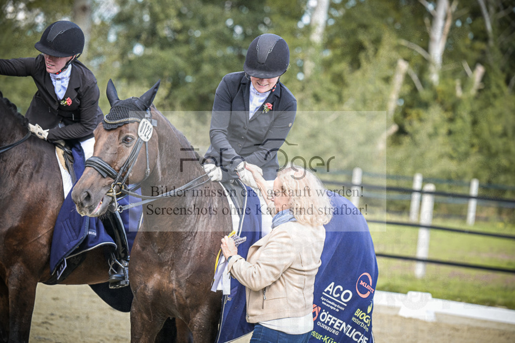 DOS_0035 | Entdecke hochwertige Reitturnierfotos von Foto Oger. Professionell, emotional und authentisch – jetzt Lieblingsmomente im Shop bestellen.Deutschlandweite Turnierfotografie. - Realisiert mit Pictrs.com