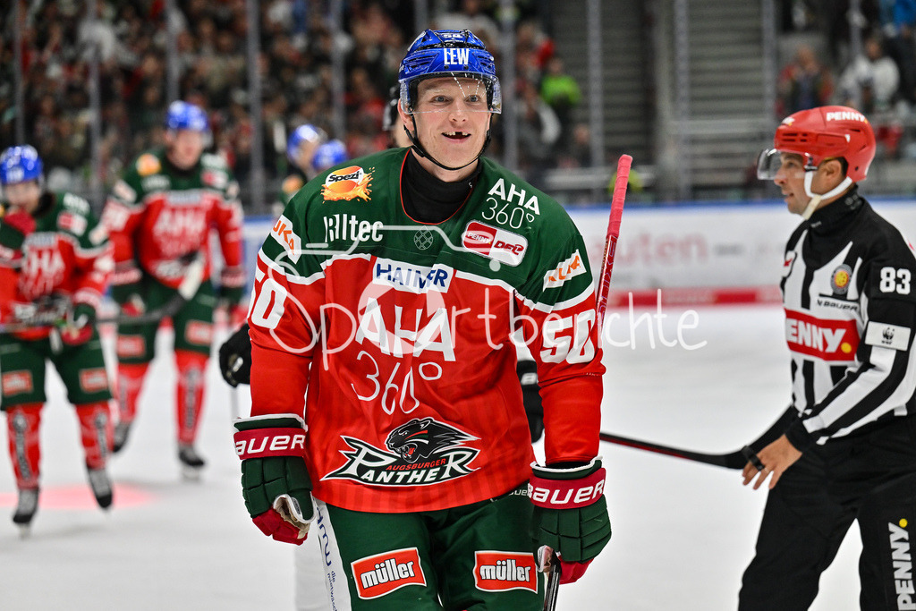 Augsburger Panther - Kölner Haie | Der Jubel nach dem Treffer zum 5-6 durch Alexander OBLINGER (Augsburger Panther #50) / Freude / Happy / Tor / Torschuetze / DEL: Augsburger Panther - Kölner Haie, Curt Frenzel Stadion am 29.09.2024