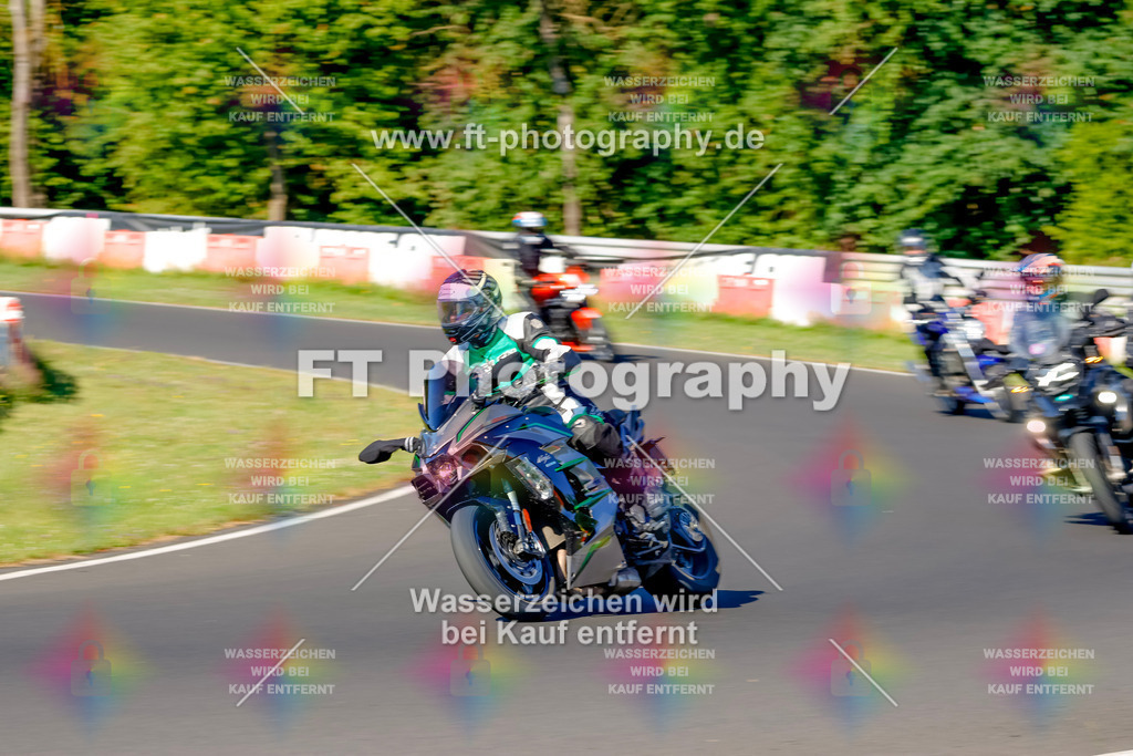 _MOT5324 | Hier findet Ihr Bilder von Touristenfahrten auf der Nürburgring Nordschleife oder von anderen Veranstaltungen die ich besucht habe. Viel Spass beim Durch Schauen 