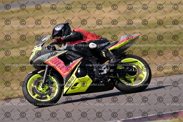 26bt04-2213 | markuskiefer.com - Realisiert mit Pictrs.com