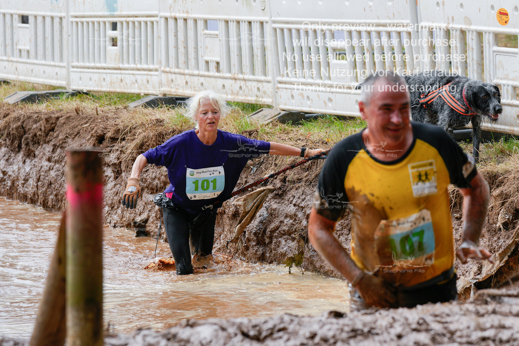 Schlamm_mit_Hund (74 von 460) | stephaniefillaphotographie - Realisiert mit Pictrs.com