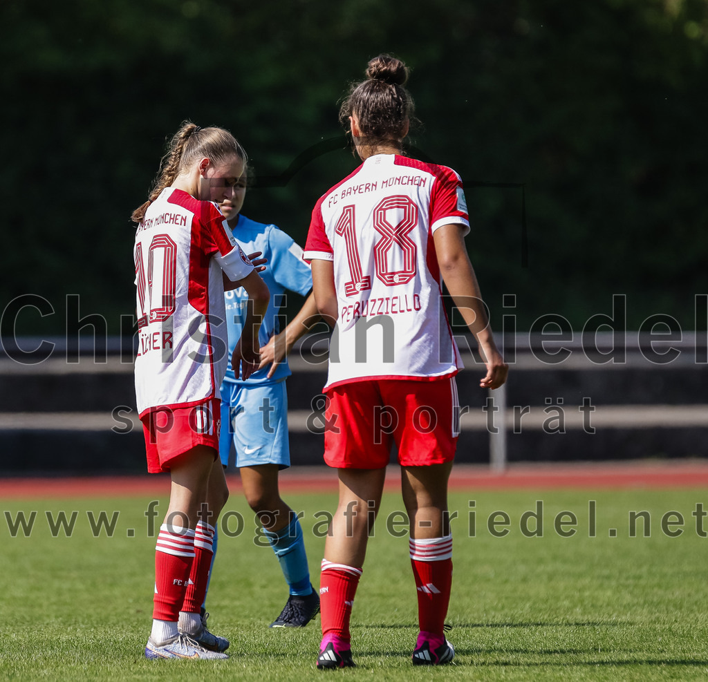 2023-09-09_074_FC_Bayern_Muenchen_gegen_SC_Freiburg | Aschheim, Deutschland, 09.09.2023:
Fußball, B-Juniorinnen-Bundesliga Süd 2023 / 2024, 1. Spieltag, FC Bayern München gegen SC Freiburg, Endergebnis: 4:0

Foto: Christian Riedel / fotografie-riedel.net