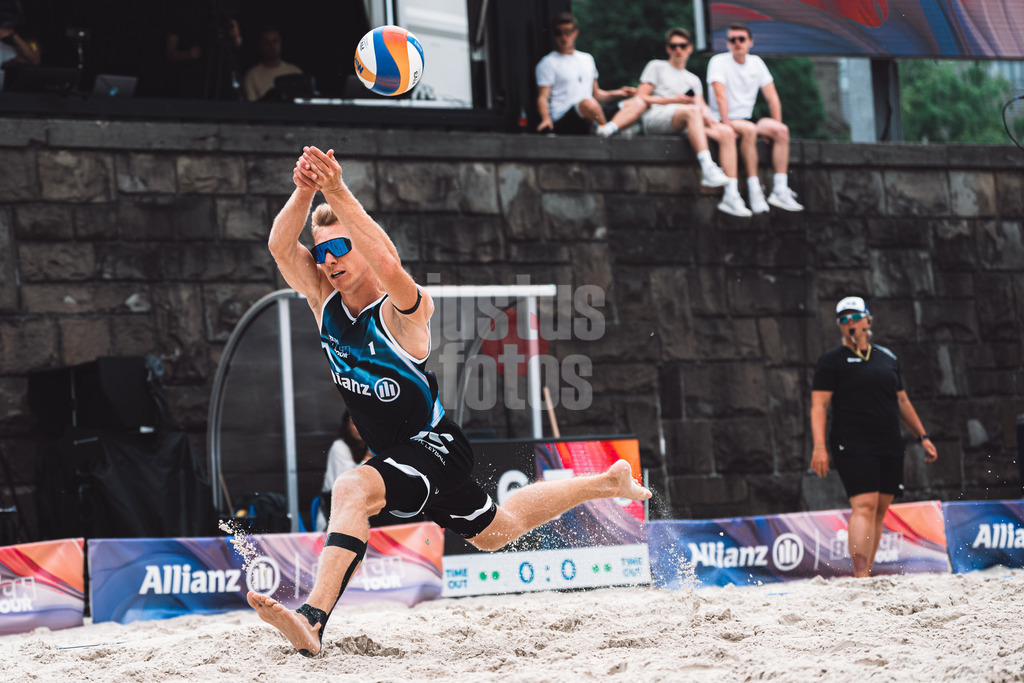 Beachvolleyball | Männer | German Beach Tour 2024 | Tourstop Düsseldorf | 18.05.2024 | Jonas Reinhardt spektakulär