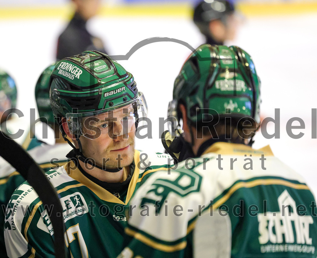 2026-02-27_129_TSV_Erding_gegen_EV_Fuessen | Erding, Deutschland, 27.02.2026:Eishockey, Oberliga Süd 2025 / 2026, 51. Spieltag, TSV Erding gegen EV Füssen, Endergebnis: 2:4Elia Ostwald (Erding Gladiators, #17)Foto: Christian Riedel / fotografie-riedel.net