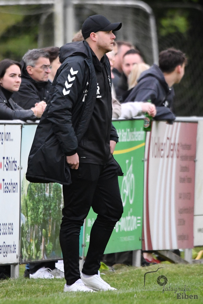 TuS Ofen-FC Ohmstede | Herren Kreispokal Halbfinale; TuS Ofen (orange)-FC Ohmstede (gelb) am 17.05.2023; in Ofen (Sportanlage Ofen), Photo: Philip Eiben 2023 - Realisiert mit Pictrs.com