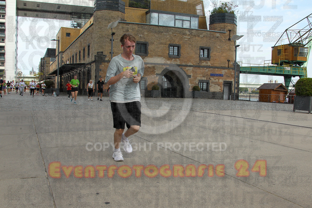 250920_1328_EV4_5729 | Sportfotografie im Rhein-Sieg Kreis, Köln, Bonn, NRW, Rheinland Pfalz, Hessen, etc. Unser Tätigkeitsfeld umfasst den Laufsport vom Volkslauf über den Marathon, Duathlon, Triathon bis zum Ultralauf wie Kölnpfad Ultra oder Schindertrail.
