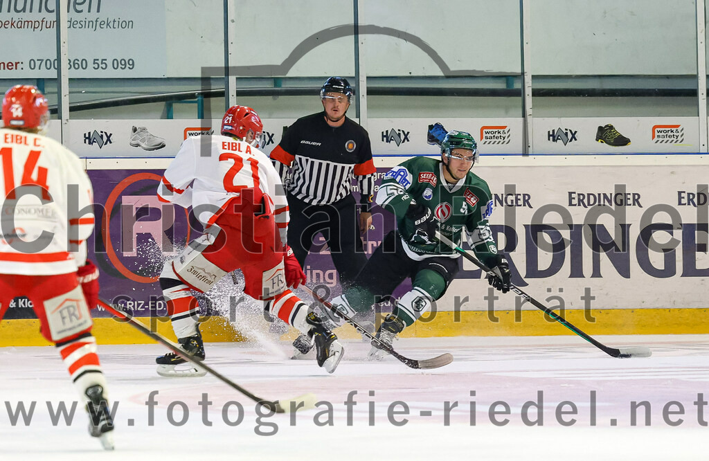 2023-09-10_093_TSV_Erding_gegen_EHC_Klostersee | Erding, Deutschland, 10.09.2023:
Eishockey, Bayernliga 2023 / 2024, Testspiel, TSV Erding gegen EHC Klostersee, Endergebnis: 10:1

Arnoud Eibl (EHC Klostersee, #21), Paul Pfenninger (Erding Gladiators, #58)

Foto: Christian Riedel / fotografie-riedel.net