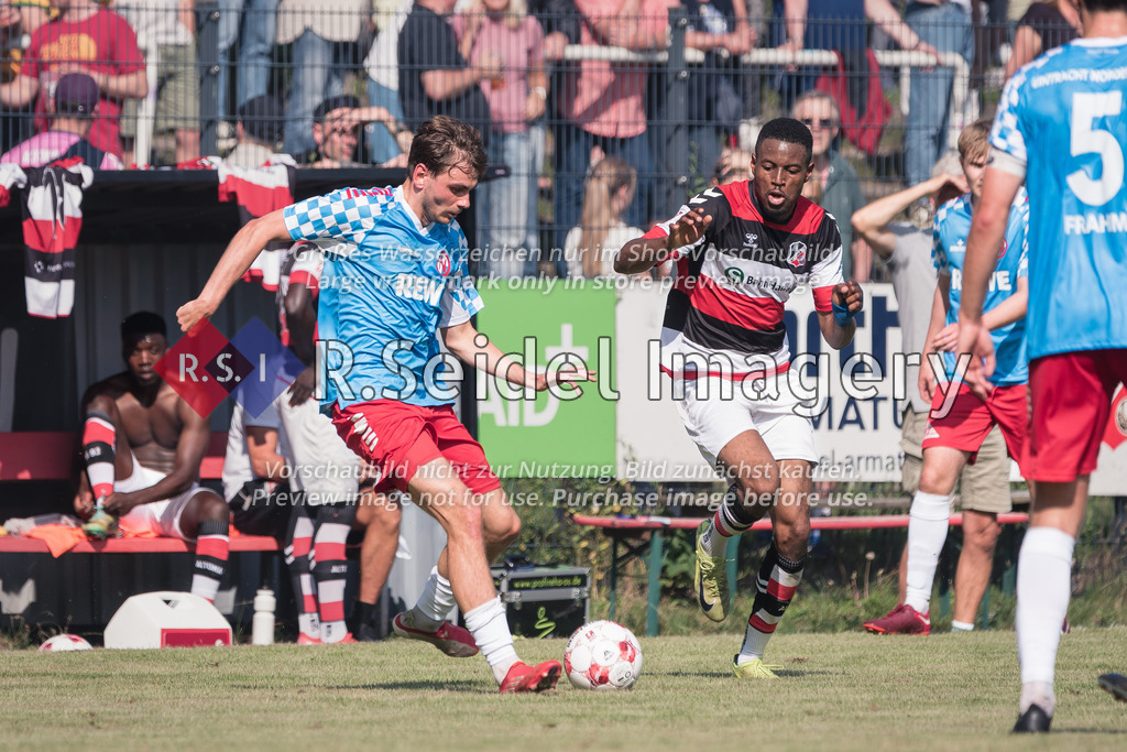 RS-1-126754 | Andre Wallenborn (#2, EN03), Lesley Kusi Karschau (#19, AFC)