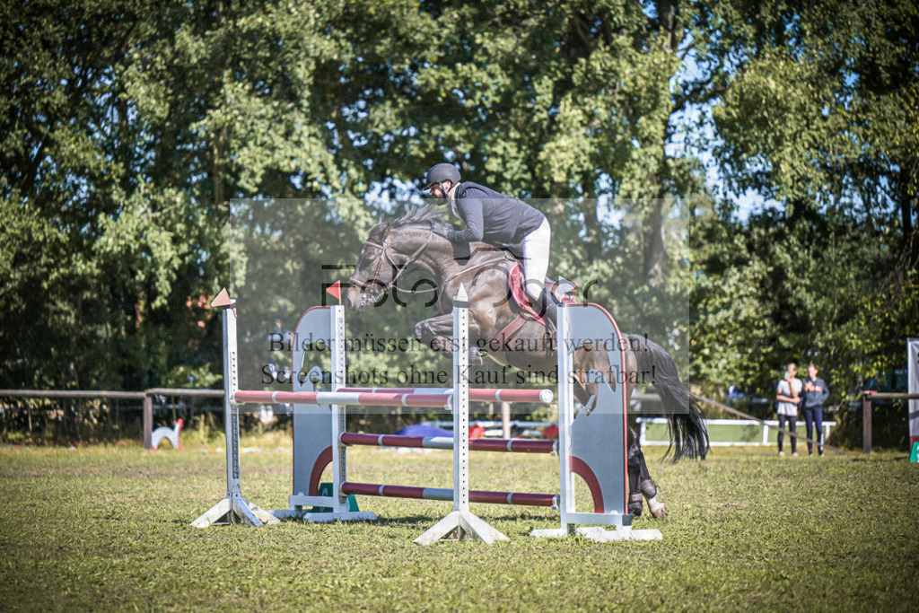 DOS_0604 | Entdecke hochwertige Reitturnierfotos von Foto Oger. Professionell, emotional und authentisch – jetzt Lieblingsmomente im Shop bestellen.Deutschlandweite Turnierfotografie. - Realisiert mit Pictrs.com