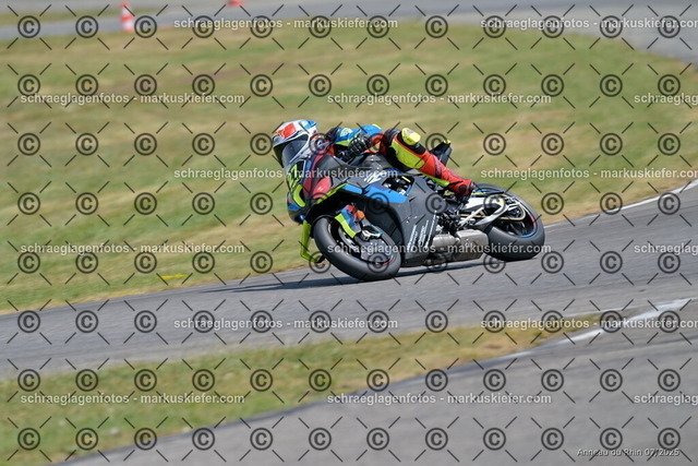 25bt04-1711 | markuskiefer.com - Realisiert mit Pictrs.com