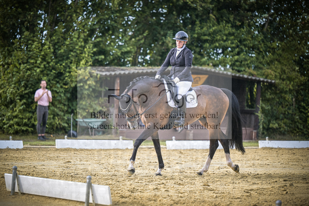 DOS_0399 | Entdecke hochwertige Reitturnierfotos von Foto Oger. Professionell, emotional und authentisch – jetzt Lieblingsmomente im Shop bestellen.Deutschlandweite Turnierfotografie. - Realisiert mit Pictrs.com