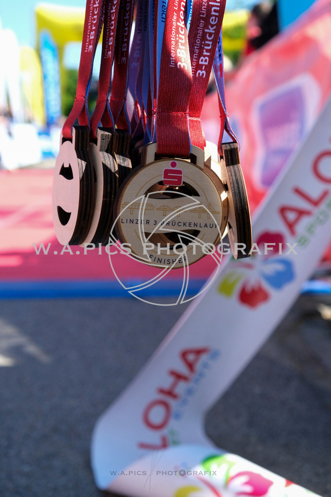 ..... | LINZ,AUSTRIA,27.April 24, Int. 3 Brückenlauf Linz  , Image shows: Photo: WAPICS / Michael ring