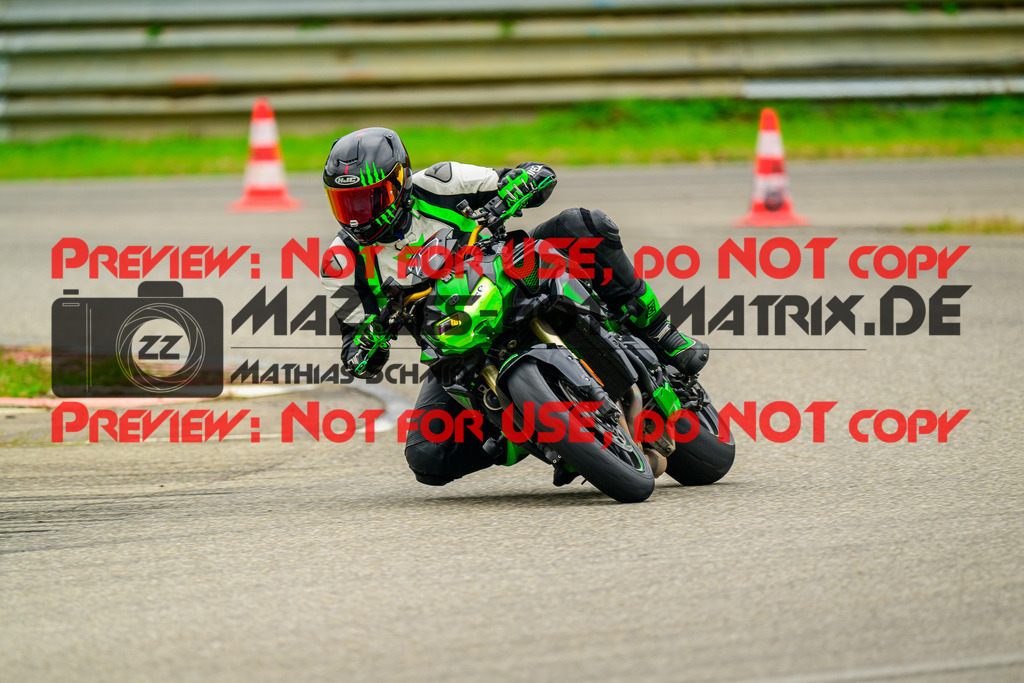 MaZZes_Fotomatrix_20241002_6007705_8784 | GELB