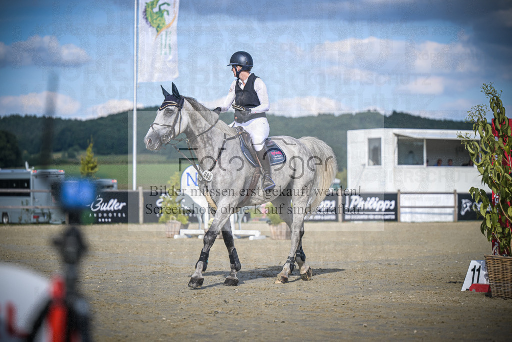 DOS_2428 | Entdecke hochwertige Reitturnierfotos von Foto Oger. Professionell, emotional und authentisch – jetzt Lieblingsmomente im Shop bestellen.Deutschlandweite Turnierfotografie. - Realisiert mit Pictrs.com