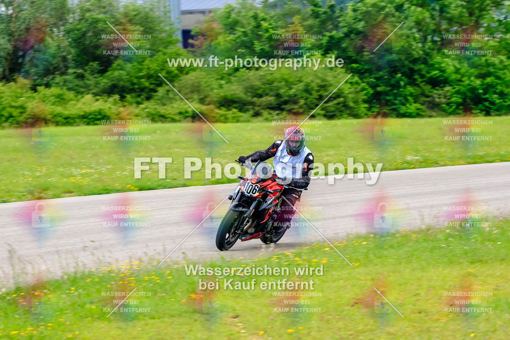 MotoTeam-3125 | Hier findet Ihr Bilder von Touristenfahrten auf der Nürburgring Nordschleife oder von anderen Veranstaltungen die ich besucht habe. Viel Spass beim Durch Schauen 