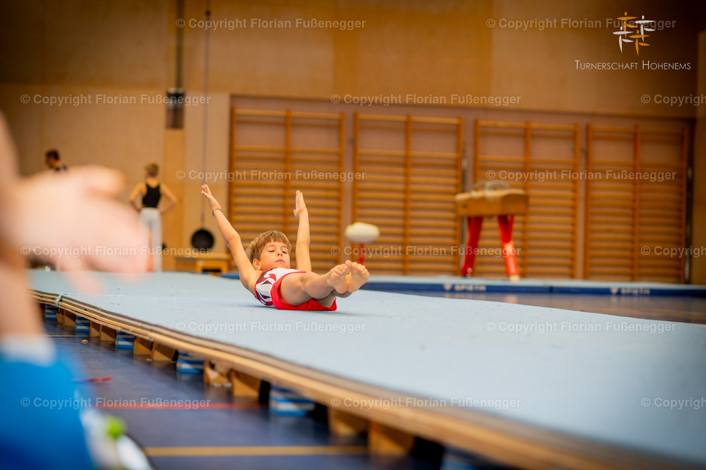 Promo-246 | "Fussifoto.com – Ihr Ansprechpartner für hochwertige Fotografie! Entdecken Sie kreative Bilder und professionelle Dienstleistungen. Kontaktieren Sie uns für Ihre Projekte!"