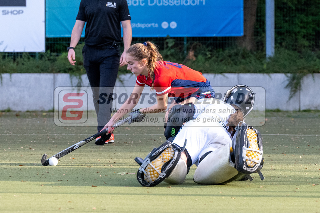SFE_20231021_0261 | Deutsche Meisterschaft Weibliche U16 Halbfinale Düsseldorfer HC - Harvestehuder THC am 21.10.2023 in Köln (Düsseldorfer Hockeyclub 1905 e.V.), Photo: Stephan Fehrmann 2023 (Sports-Gallery)