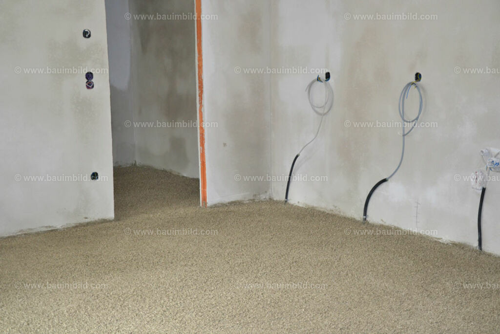 bib-lg19-fussbodenaufbau-0107 | Nach LV-Leistungsgruppen sortierte Detailfotos über den Bau eines Hauses. Alle Hausbau-Bilder direkt vom Urheber und Autor der Website Haus-Selber-Bauen.com