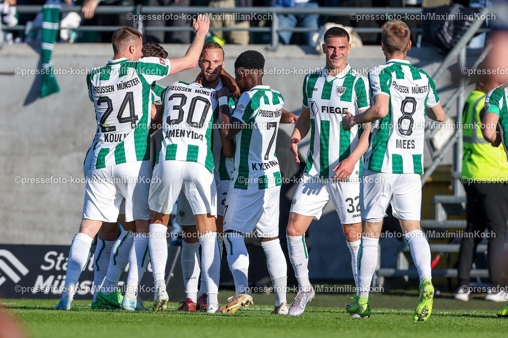 SCP09052501051 | 09.05.2025, Fußball, Preußen Münster - Hertha BSC, 2. Fußball Bundesliga, 33. Spieltag, Preußenstadion, Saison 2024 2025: Torjubel nach dem Tor zum 1:0 durch Torschütze Jorrit Hendrix (Preussen Muenster #20) DFB regulations prohibit any use of photographs as image sequences and or quasi-video.