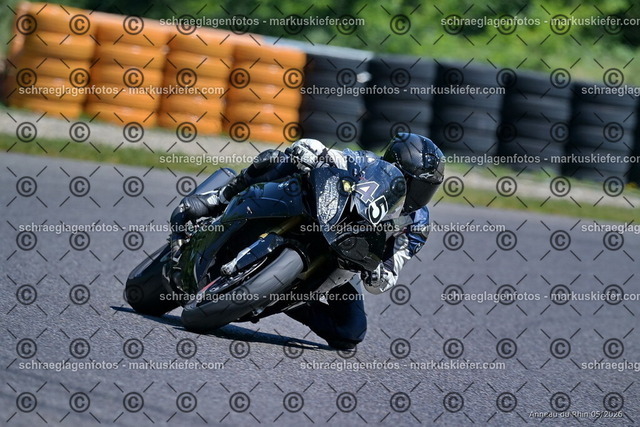 26BT01-1228 | 045 - Realisiert mit Pictrs.com