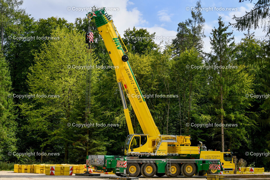 Deutschland_ Baden-Wuerttemberg_ Uhingen_ 27.08.2025-15 | 27.08.2025, Deutschland, GER, Baden-Wuerttemberg, Schurwald im Bild Themenbild, Windpark, Schurwald, Windkraft, erneuerbare Energie, Windraeder, Baufahrzeuge, Kran, Energiewende, Naturschutz, Buergerbeteiligung, Genehmigungsverfahren, Stromerzeugung, nachhaltige Energie, Landschaftseingriff, Projektentwicklung, Bauphase, Regionalplanung, Energieversorgung, Umwelteinfluss, Klimaschutz, Windenergieanlage, Feature, Symbolbild