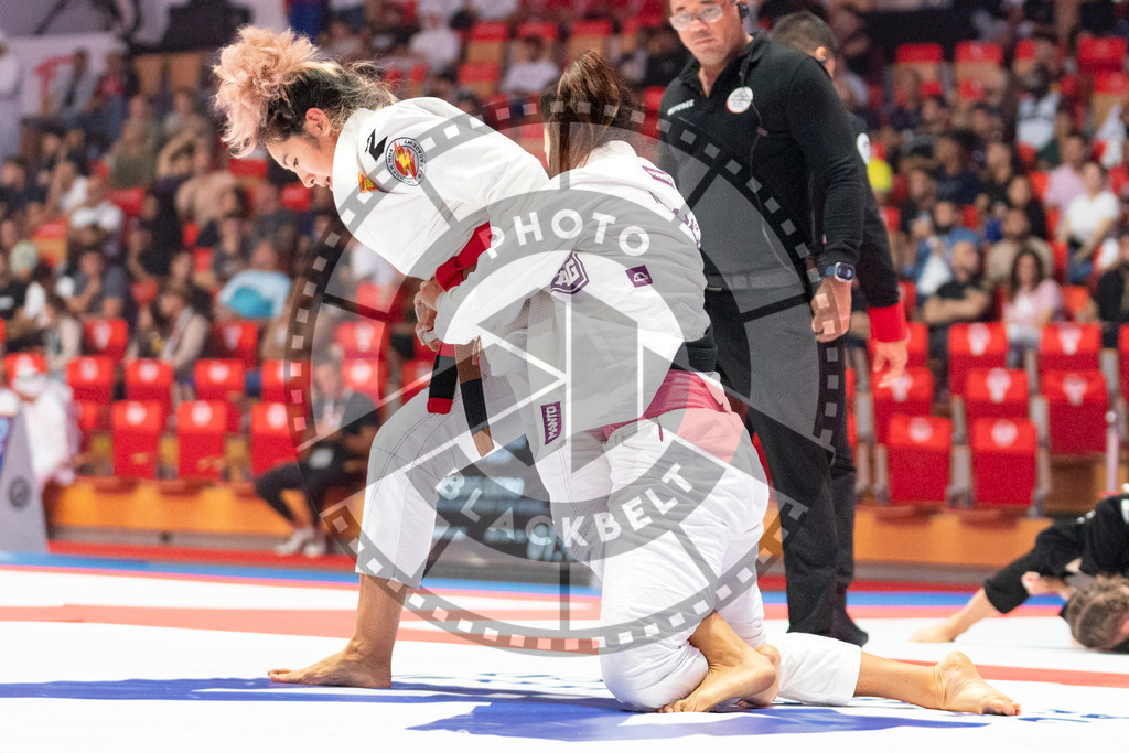 20231109PBB3909 | Fighters compete during the AJP World Professional Championship in the Mubadala Arena in Abu Dhabi, Arab United Emirates, on November 9, 2023.