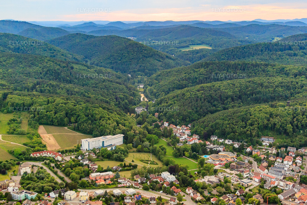 Luftbild: Kurtalstr in Bad Bergzabern im Bundesland Rheinland-Pfalz in Deutschland. Foto: IMG_58034.jpg vom 16.06.2013 durch Werner Riehm/FLY-FOTO.de