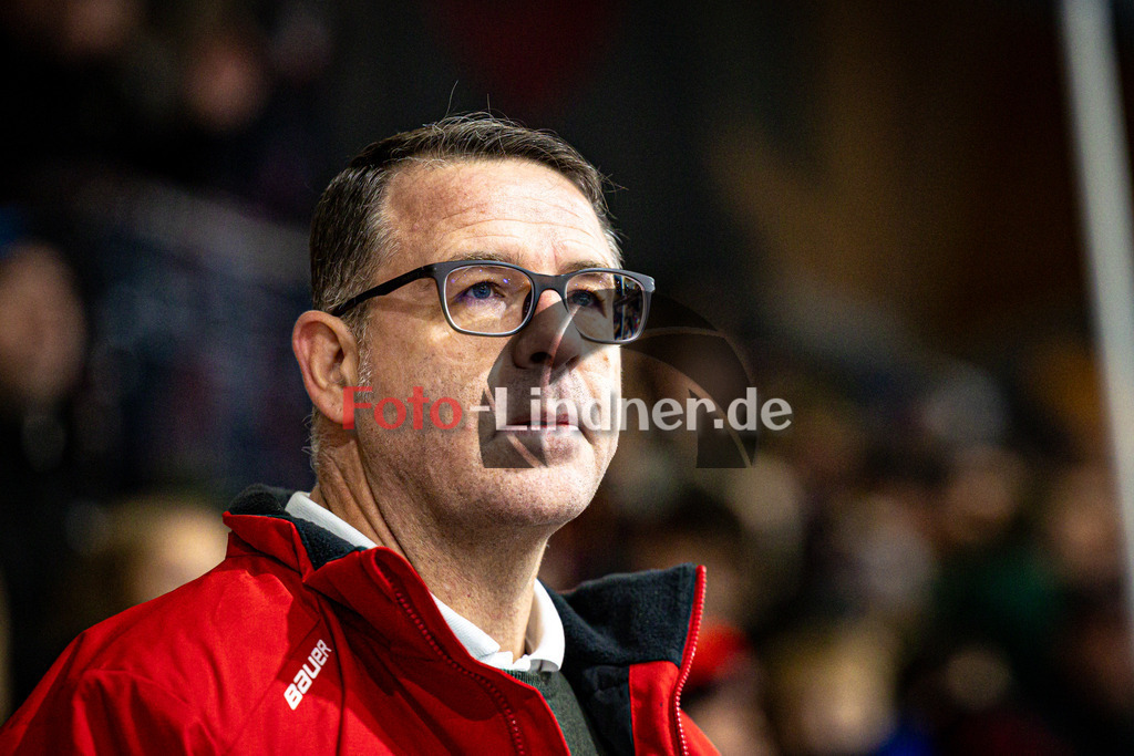 Peißenberg MINERS gegen HC Landsberg RIVER KINGS | Eishockey Bayernliga 2025/26 Vorrunde 4. Spieltag, Peißenberg MINERS gegen HC Landsberg RIVER KINGS, 20251024,Portrait, Freisteller,2025-10-24 in Peißenberg (flatbuy Arena Peißenberg), Andreas BECHER (MINERS Trainer)Copyright: WolfgangxLindner www.foto-lindner.de