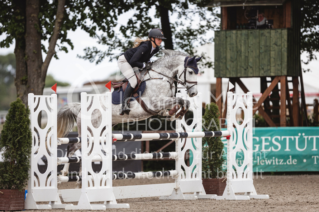 250506_Mühlen_SprPf-L2-446 | Deine schönsten Turniermomente als professionelle Fotos! Entdecke hochwertige Pferdesport-Fotografie im Online-Shop. Jetzt Fotos finden & bestellen!
