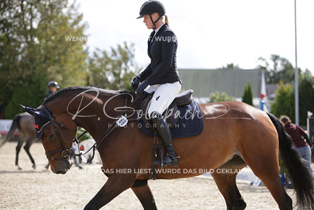 1J2A3014Lisa-Minou Eggers_ Najya Ina_ Kn769_ Havekost | Foto- und Videografie für alles rund ums Pferd. Hochwertige Bilder und Videos vom Spring- und Dressurreiten, Voltigieren & mehr. Jetzt aktuelle Veranstaltungen und Preise im Shop ansehen. - Realisiert mit Pictrs.com