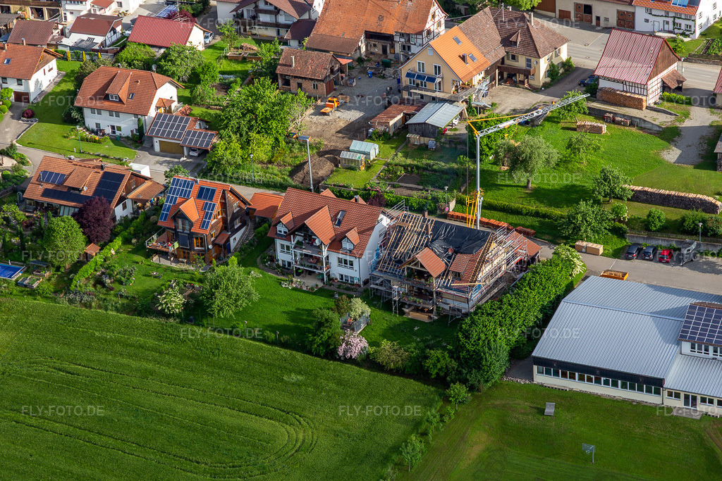 Luftbild:  im Ortsteil Taisersdorf in Owingen im Bundesland Baden-Württemberg in Deutschland. Foto: IMG_132053.jpg vom 26.05.2022 durch Werner Riehm/FLY-FOTO.deGemeinde Owingen