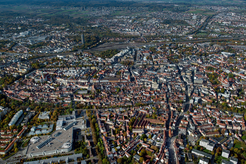 3703598 | LECHVIERTEL - ÖSTLICHES ULRICHSVIERTEL 13.10.2017 Stadtzentrum im Innenstadtbereich  in Lechviertel - Östliches Ulrichsviertel im Bundesland Bayern, Deutschland // The city center in the downtown area  in Lechviertel - Östliches Ulrichsviertel in the state Bavaria, Germany Foto: Gerhard Launer