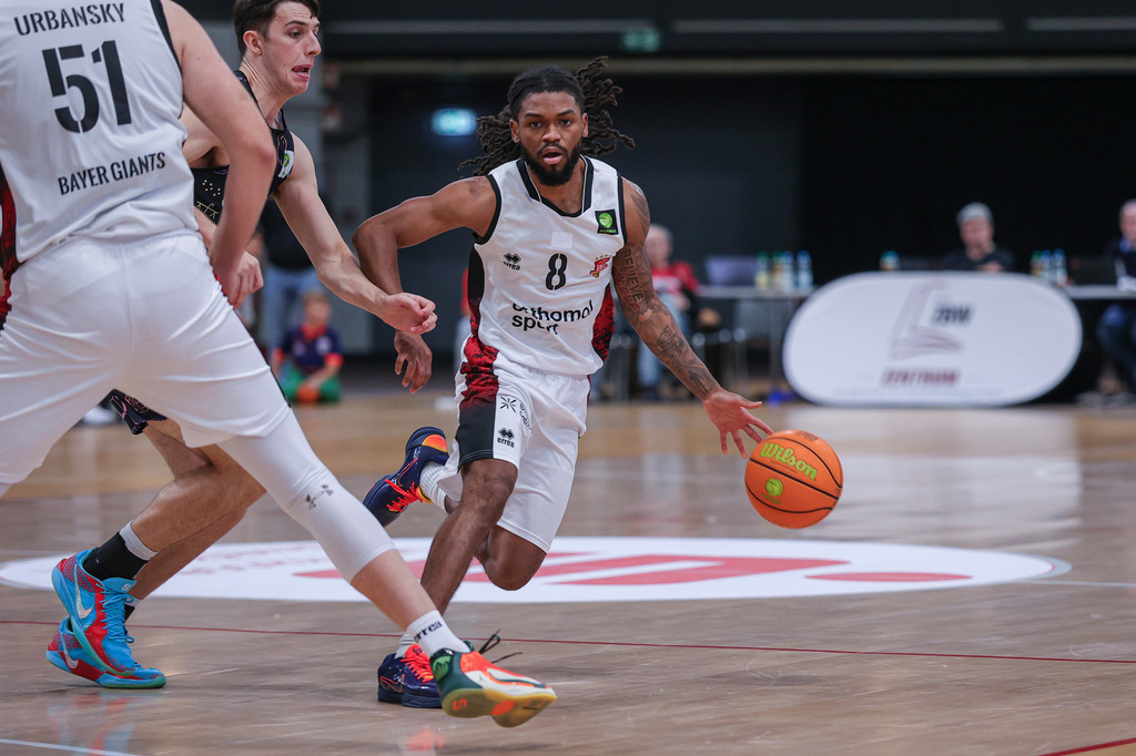 Pro A BAYER GIANTS vs Uni Baskets Münster-62 | Fotos von Basketballspielen aus dem Raum NRW fotografiert von Gero Mueller-Laschet und Daniel Schaefer - Realisiert mit Pictrs.com