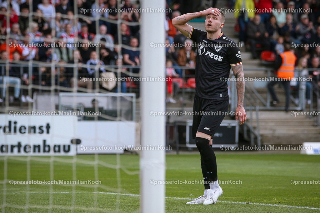 Koe3Liga27042402096 | 27.04.2024, Köln, Fußball, bwin 3. Liga Herren, Sportpark Höhenberg, 35. Spieltag, Saison 2023 2024, FC Viktoria Köln – Preußen Münster: Enttäuschung Joel Grodowski (Preußen Münster). 
DFB regulations prohibit any use of photographs as image sequences and or quasi-video.