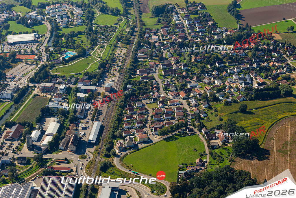 Das Luftbild der Stadt Aichach wurde 2021 vom Flugzeug heraus erstellt (keine Drohne) Aufnahmehöhe ca.450 Meter- hohe Bildauflösung und Druck-Qualität garantiert!