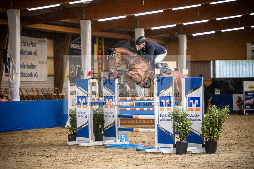 DOS_0917 | Entdecke hochwertige Reitturnierfotos von Foto Oger. Professionell, emotional und authentisch – jetzt Lieblingsmomente im Shop bestellen.Deutschlandweite Turnierfotografie. - Realisiert mit Pictrs.com