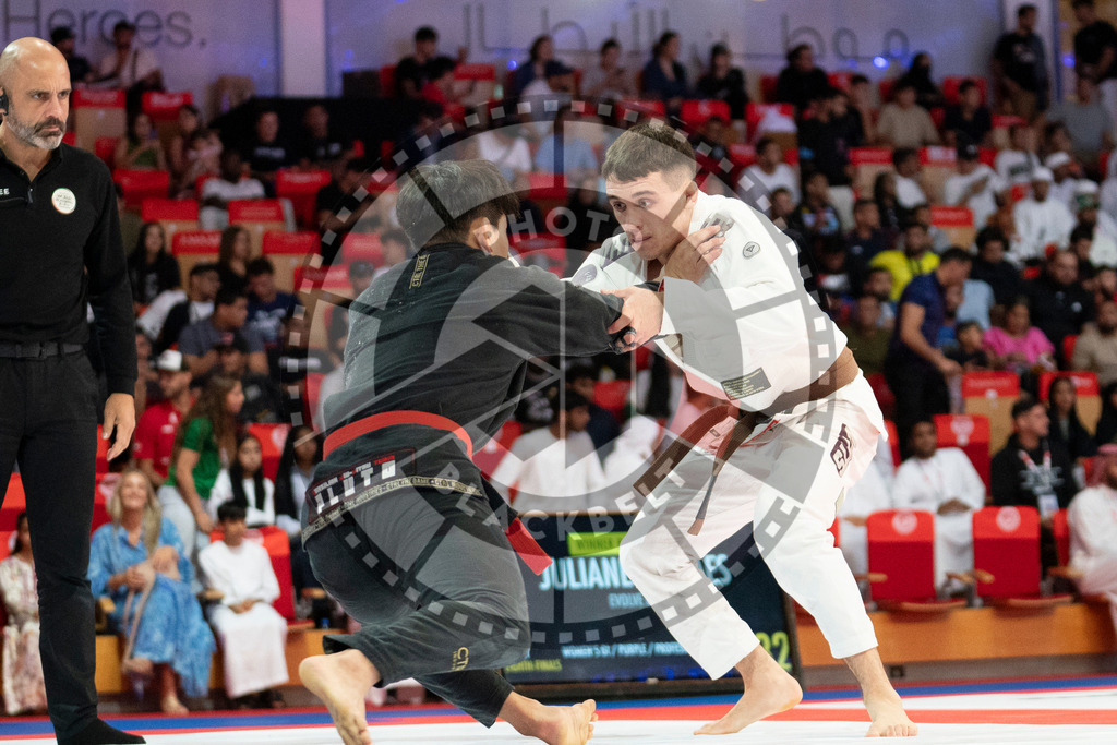 20231109PBB5776 | Fighters compete during the AJP World Professional Championship in the Mubadala Arena in Abu Dhabi, Arab United Emirates, on November 9, 2023.